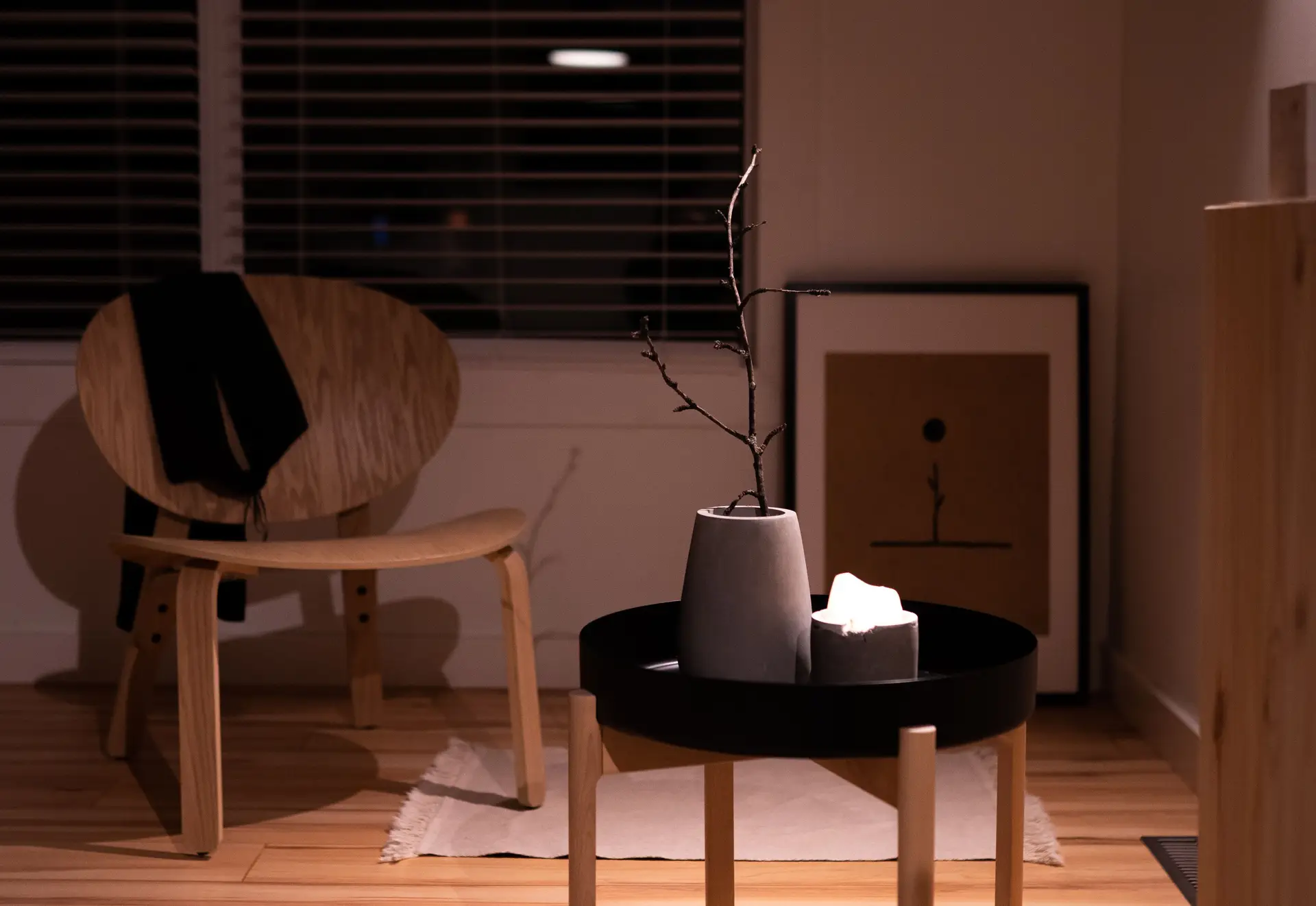 Älykäs kompaktin tilan kalustus ja tyylikäs nojatuoli